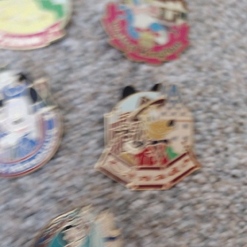Epcot Center World Showcase Collector Pins - Picture 10 of 13